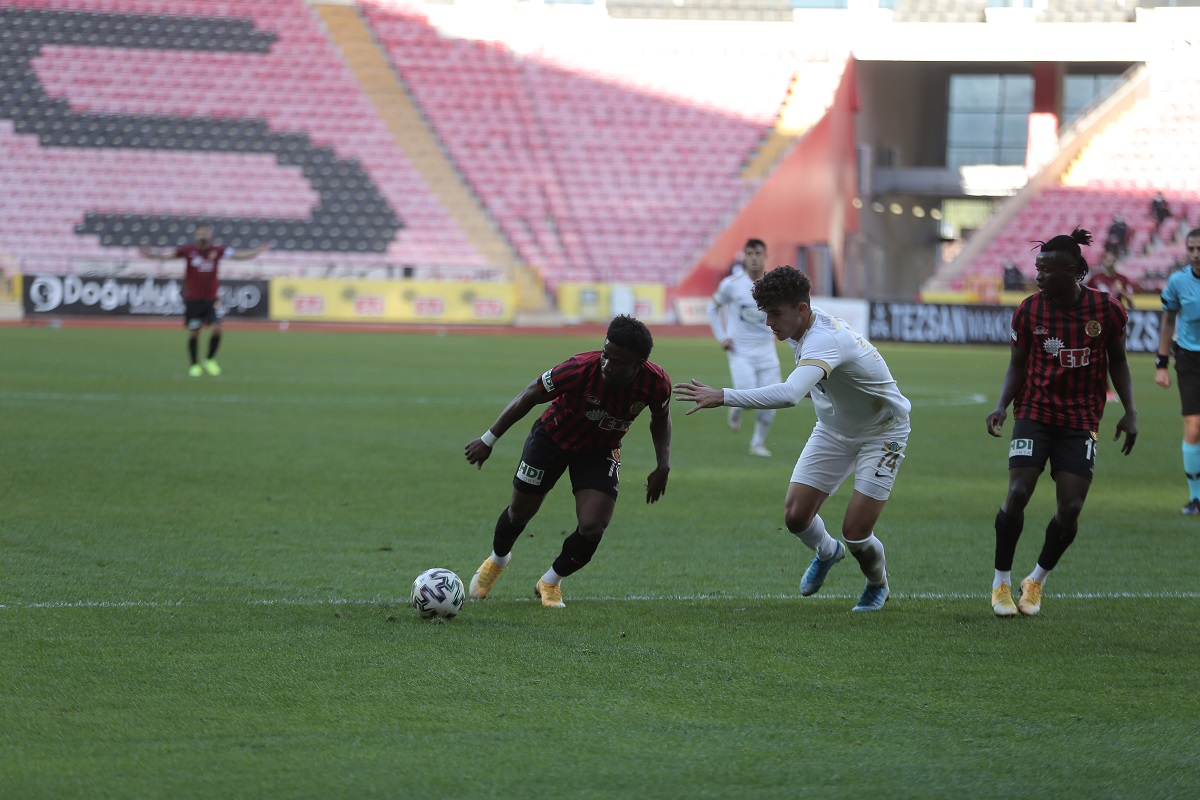 Eskişehirspor: 0 Akhisarspor: 1